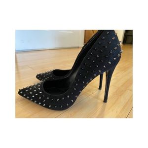 Spiked Steve Madden women’s pumps